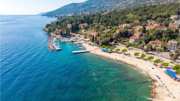 Apartment in Ičići, Opatija, 1st line to the sea, for sale 