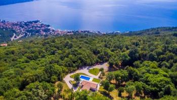 Exklusive Villa am Stadtrand von Opatija - eine Oase des Luxus und der Privatsphäre in Meeresnähe, zu verkaufen 