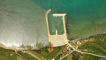 Terrain urbain en première ligne de mer dans la région de Zadar, à vendre 