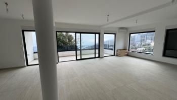 New bright apartment in Pobri, Opatija, for sale 