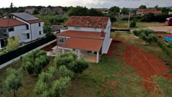 House with a spacious garden in Porec region, 5 km from the sea, for sale 