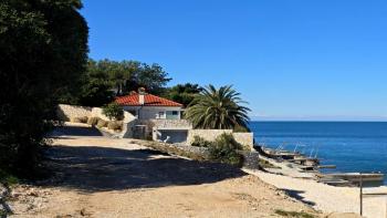 Villa en bord de mer dans la région d'Umag, à vendre 