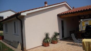 House in Medulin, 120m from the sea, for sale 