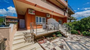 Apartment on the ground floor, Kastela, 80m from the sea, for sale 