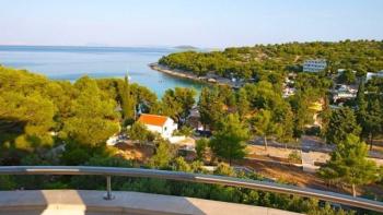 Belle propriété à vendre à seulement 80 mètres de la mer à Murter, région de Sibenika 