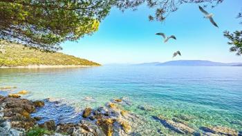 Land plot on Cres just 100 meters from the sea with turn-key solution for lux villa 