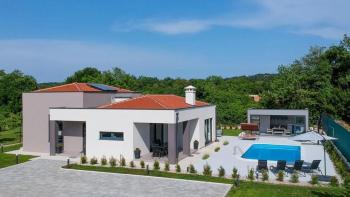 Stylová designová vila s bazénem v oblasti Rabac-Labin 