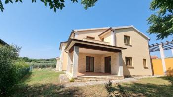 Nice house in Kaštelir, Kaštelir-Labinci, composed of 2 parts 