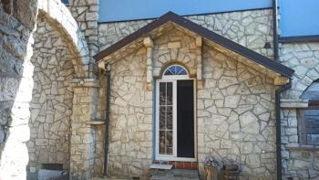 Stone house with garden for sale in Banjole just 200 meters from the beach!  