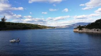 Huge waterfront land plot for sale on Hvar, over 3 ha (34113 sq.m.) 