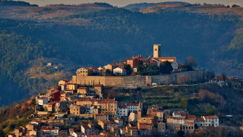 Kompleks działek na sprzedaż w Motovun, 15 000 mkw. razem 