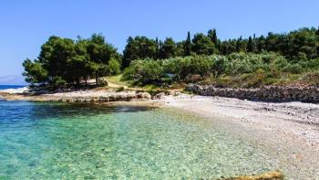 Land plot for sale on Brac close to wonderful pebble beach 