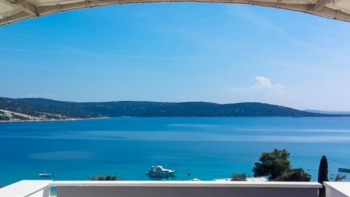 Apart-house with 10 apartments for sale in Marina on the way from Trogir to Rogoznica 