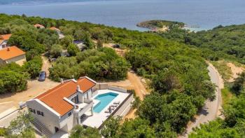 Beautiful villa with swimming pool near the sea in Vrbnik, first construction line to the sea 