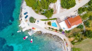 Villa en bord de mer à vendre sur l'île de Korcula avec possibilité d'amarrage 