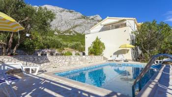 Villa mit Swimmingpool und herrlichem Meerblick auf die Makarska Riviera 