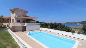 Fantastic luxury villa with sea views on Rab island in Supetarska Draga 