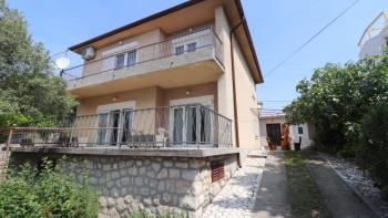 House of two apartments in Novi Vinodolski just 200 meters from the sea 