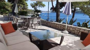 Four star waterfront mini-hotel on Mali Losinj 20 meters from the beach 