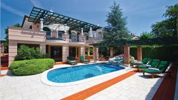 Hot sale of luxury villa for sale in Porec, just 400 meters from the beach 