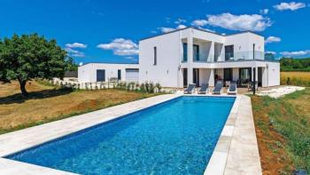 Impressive modern villa in Marčana on more than 2 ha of land! 