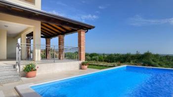 Remarkable villa with swimming pool in Poreč area 