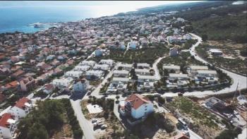 Stone villas on the island of Brač with sea views 