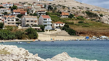 Apartment house first row to the sea on Pag 