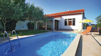 Renovated stone villa with swimming pool in Marcana 