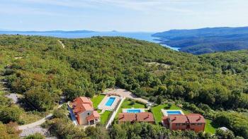 Villetta with a view of the old town in Rabac area 