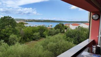 Apartment with wonderful sea view in Klimno, Dobrinj, 70 meters from the sea 