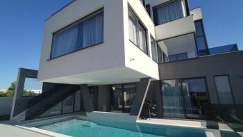 Stunning new modern villa in Medulin, 150 meters from the sea 