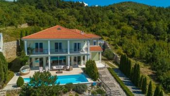 Wonderful villa in Crikvenica within greenery, with sea views 