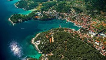 Building land on the 1st line to the sea on a magic Hvar island in Jelsa area! 