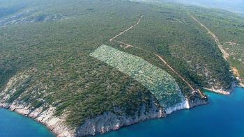 Huge agro land on Hvar island 