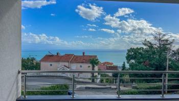 Apartment in Ičići, Opatija with sea views and garage 