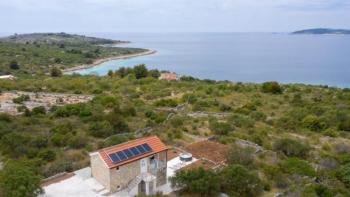 Propriété absolument unique à vendre sur l'île de Drvenik 