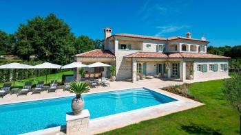 Exquisite villa with pool and sports fields in Kanfanar, Rovinj area 