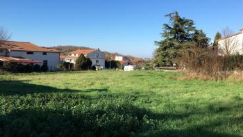 Land in Antonci, Poreč, for construction of 10 units/apartments spread over 2 buildings 