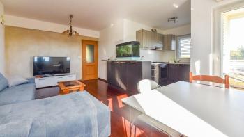 Villa medencével Brajkovićiban, Kanfanarban, három apartmannal 