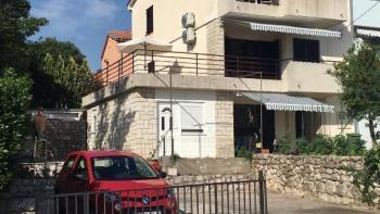 Dom z 5 apartamentami w Jadranovo, Crikvenica 