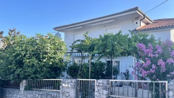 House with 2 apartments in Selce, Crikvenica 