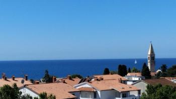 Wonderful 2-bedroom apartment with sea views in Umag area 