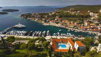 The most promising land site on the island of Solta is the closest to Split and the ferry connection connected with it, Dalmatia, Croatia. 