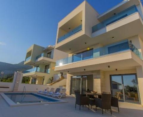 Quatre villas super modernes avec piscines sur la Riviera de Makarska avec vue panoramique sur la mer - pic 3