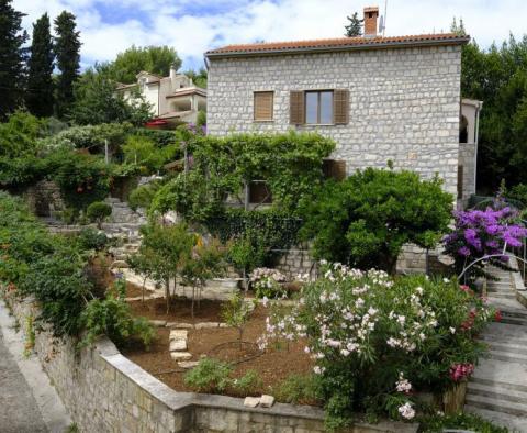 Villa zum Verkauf auf der Insel Brac, Splitska - foto 20