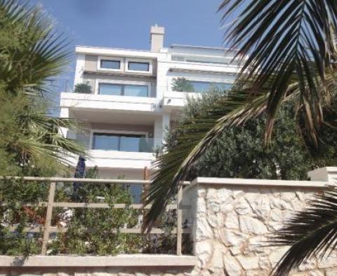 Gut positioniert auf einer grünen Halbinsel direkt am Meer Villa mit Zugang zum Strand, Kroatien - foto 5