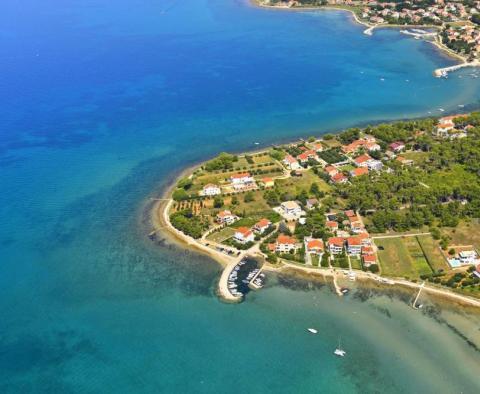 Terrain constructible dans la région de Zadar, à 90m de la mer seulement - pic 3