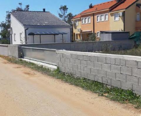 Terrain constructible dans la région de Zadar, à 90m de la mer seulement - pic 5