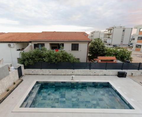 Maison jumelée exclusive avec piscine sur l'île de Pag - pic 3